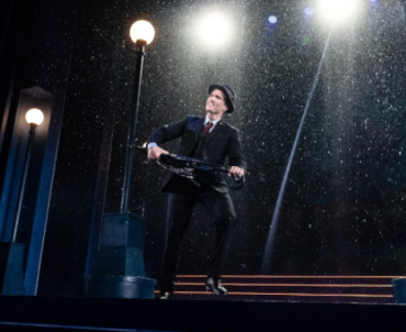 Cantando sotto la pioggia