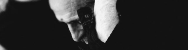 Percuotendo, in cadenza